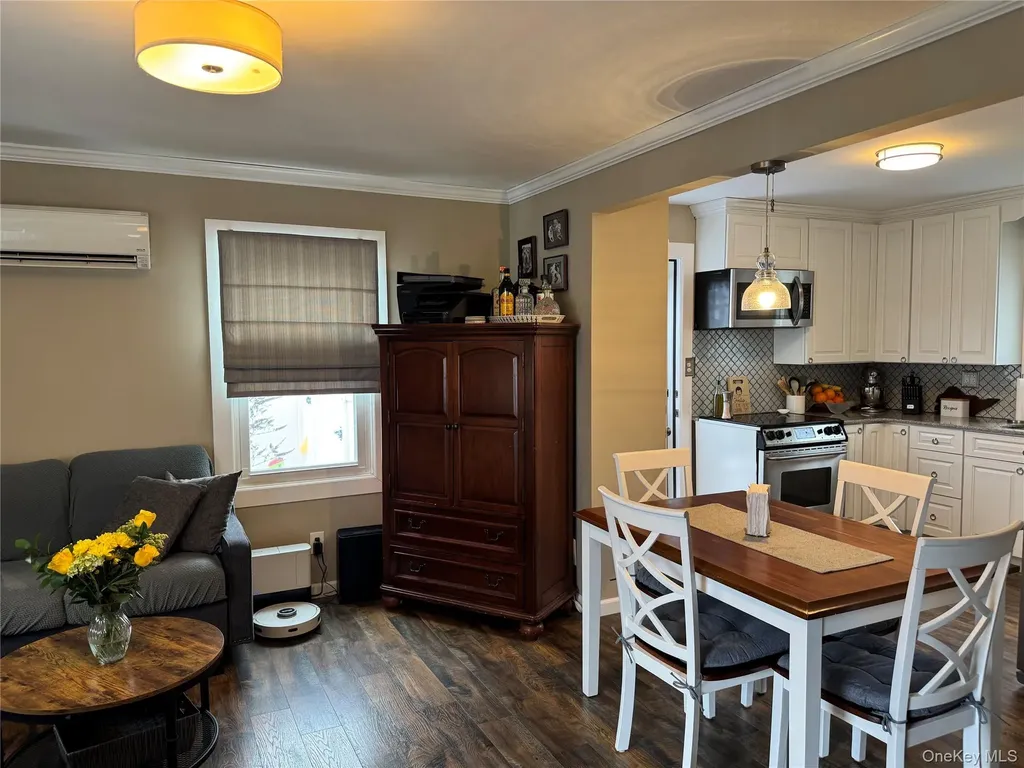41 W 6th Street Patchogue NY 11772