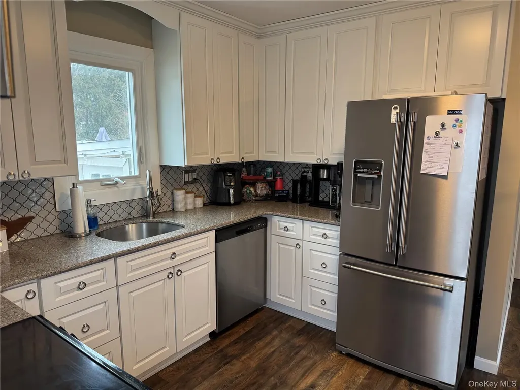 41 W 6th Street Patchogue NY 11772