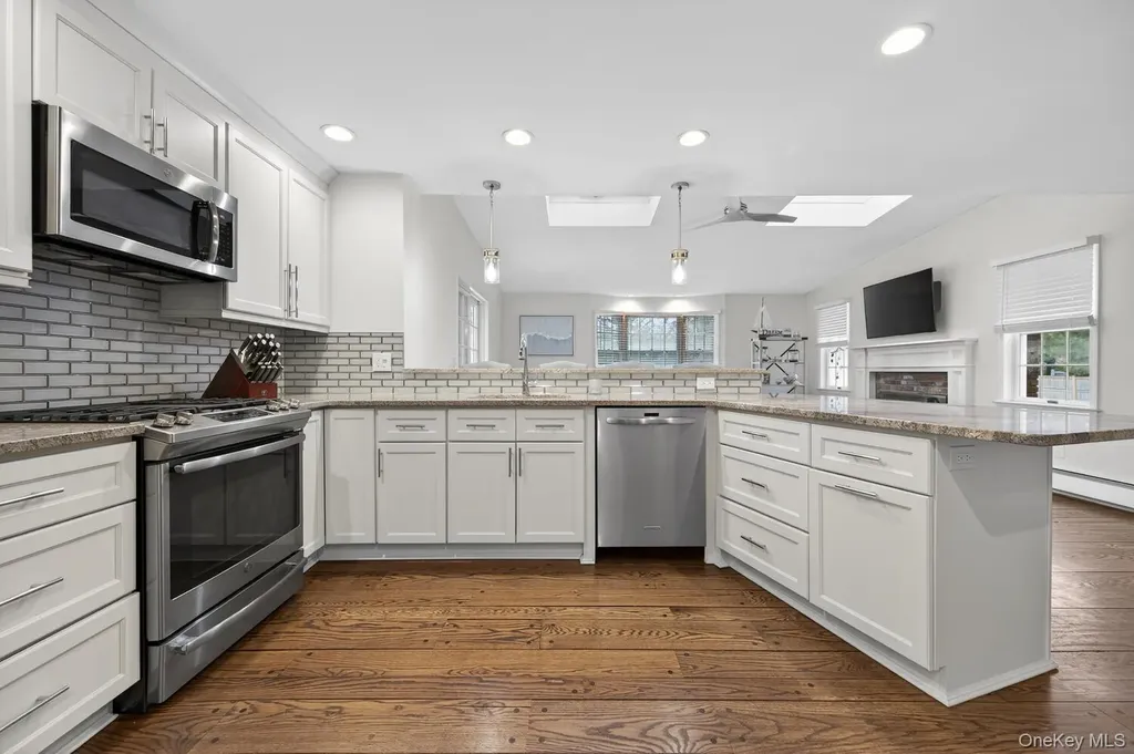 4 Colonial Court Bay Shore NY 11706