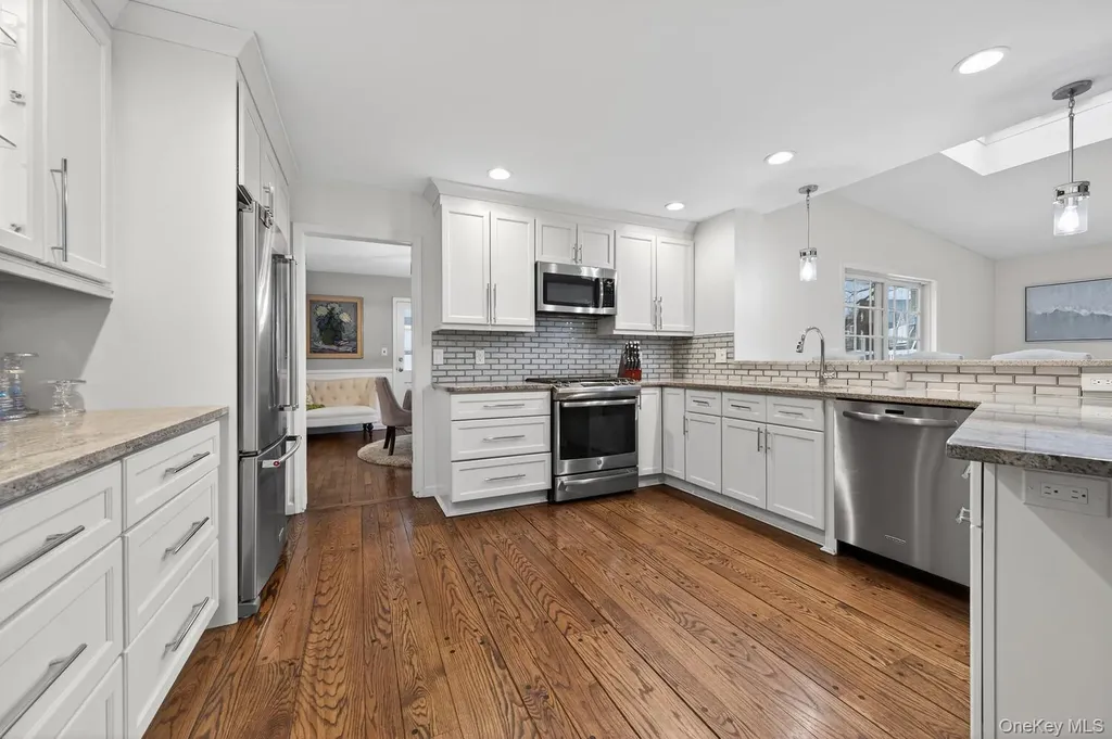 4 Colonial Court Bay Shore NY 11706