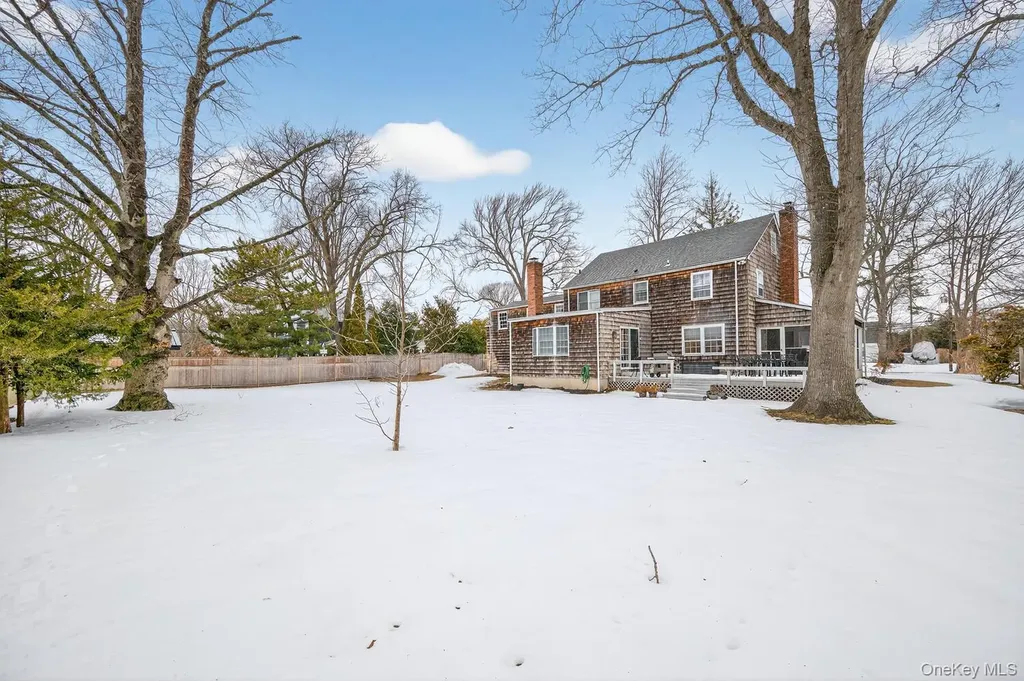 4 Colonial Court Bay Shore NY 11706