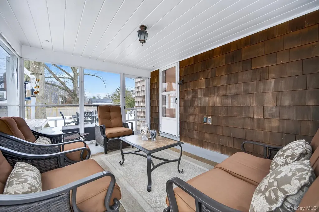4 Colonial Court Bay Shore NY 11706