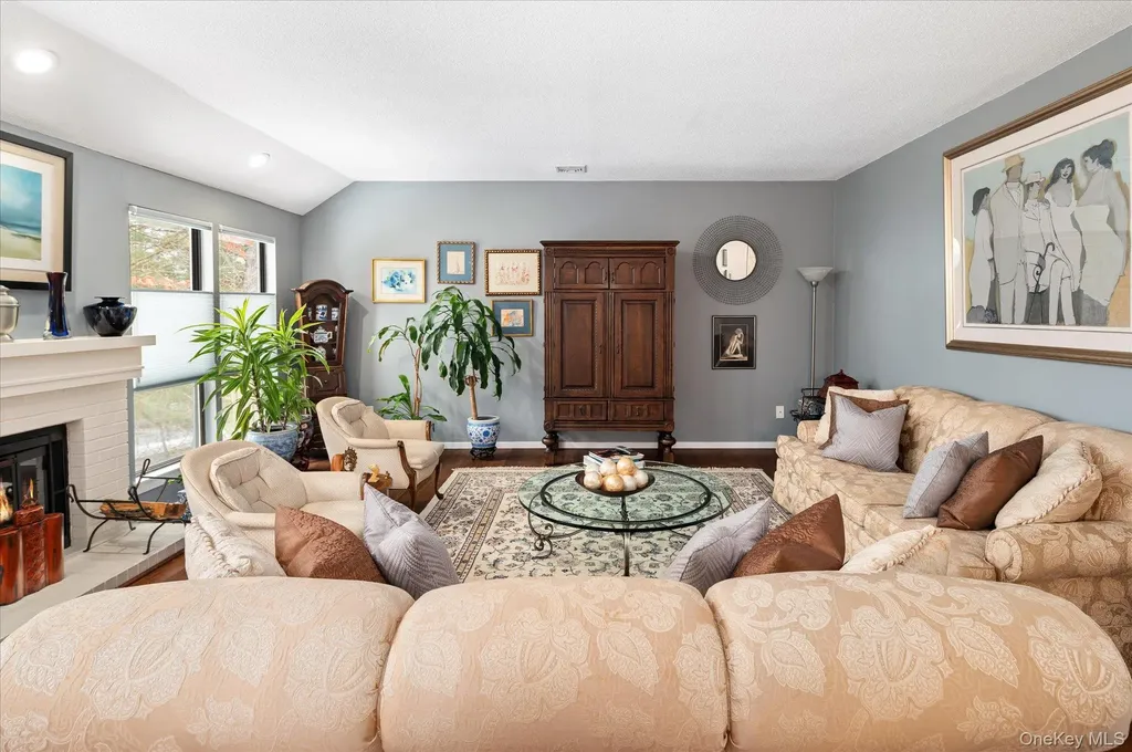 392 Heritage Hills Somers NY 10589