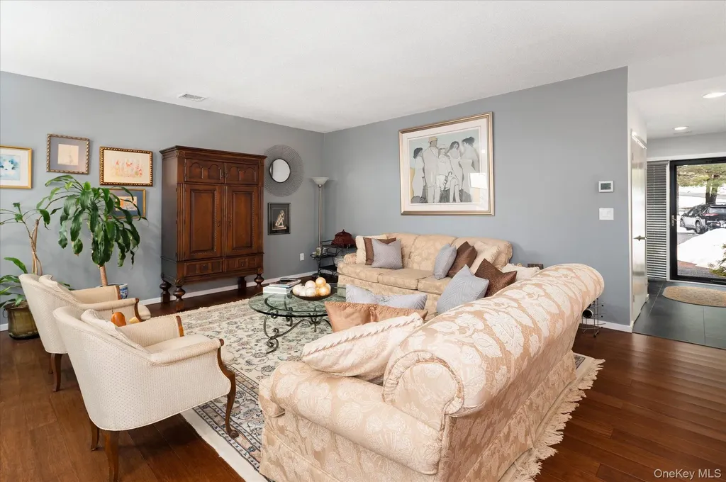 392 Heritage Hills Somers NY 10589