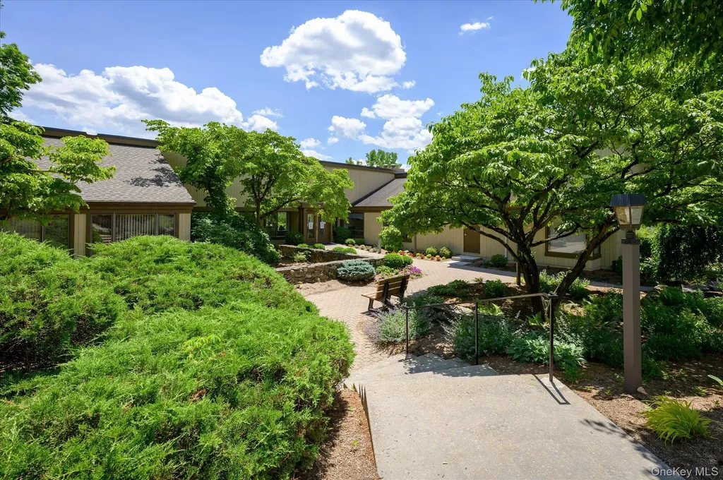 392 Heritage Hills Somers NY 10589