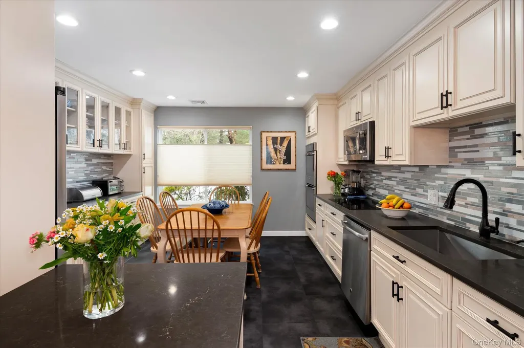 392 Heritage Hills Somers NY 10589