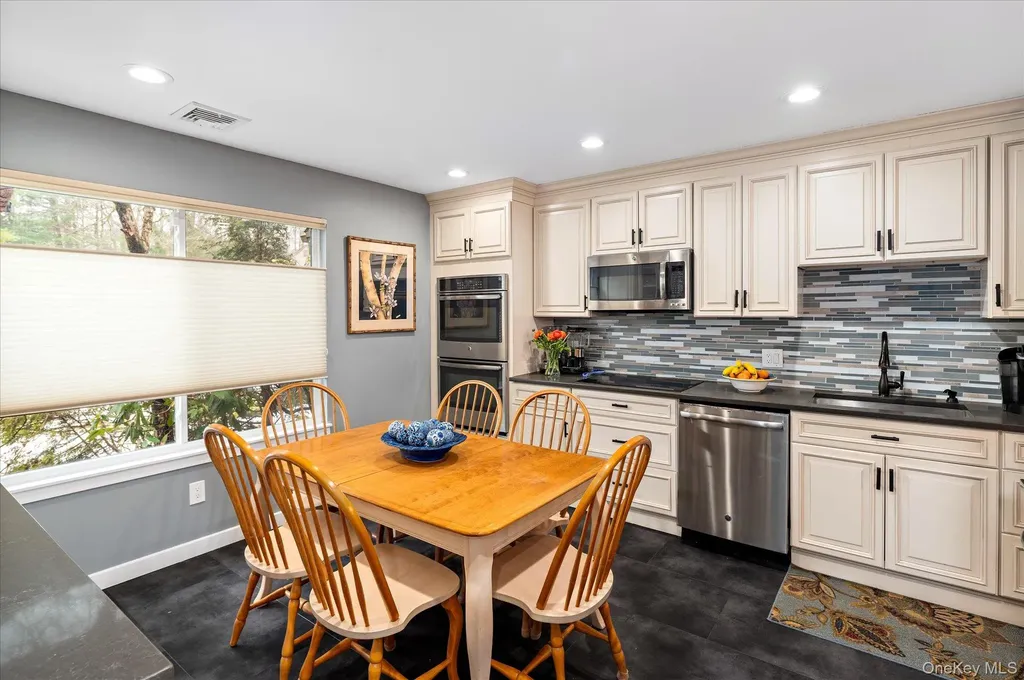 392 Heritage Hills Somers NY 10589