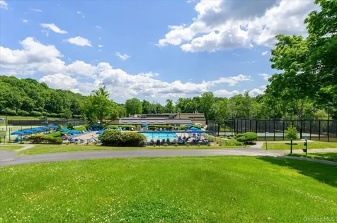 392 Heritage Hills Somers NY 10589