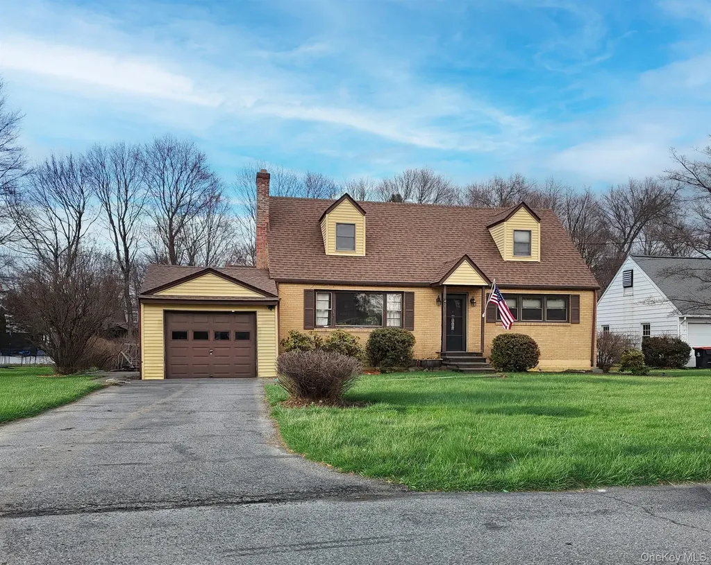 22 Carmen Drive Poughkeepsie NY 12603