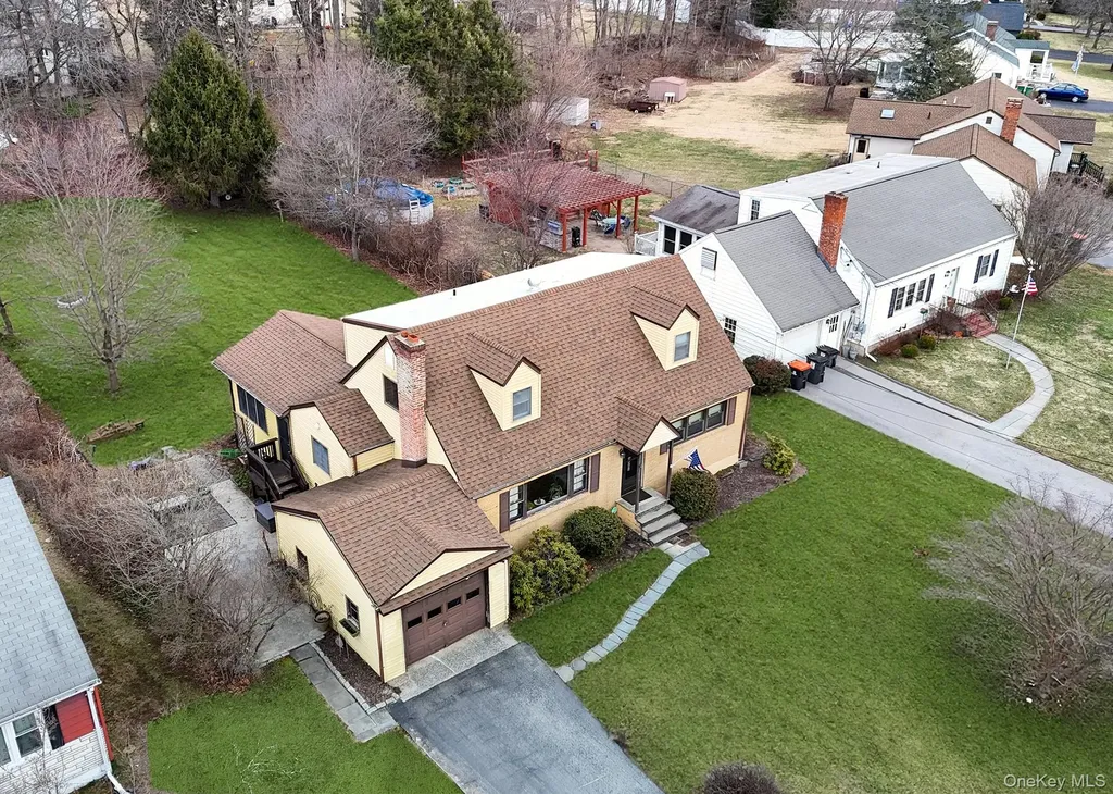 22 Carmen Drive Poughkeepsie NY 12603