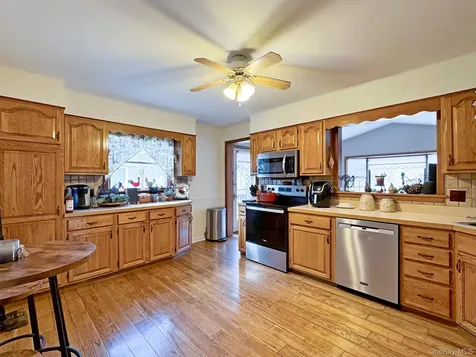 22 Carmen Drive Poughkeepsie NY 12603