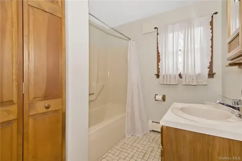 22 Carmen Drive Poughkeepsie NY 12603