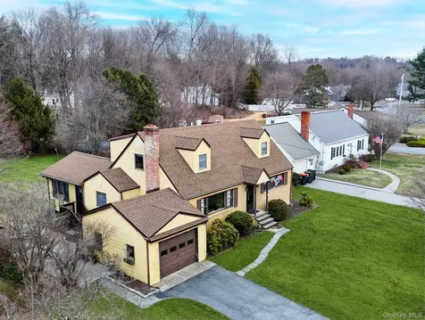 22 Carmen Drive Poughkeepsie NY 12603