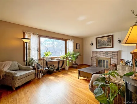 22 Carmen Drive Poughkeepsie NY 12603