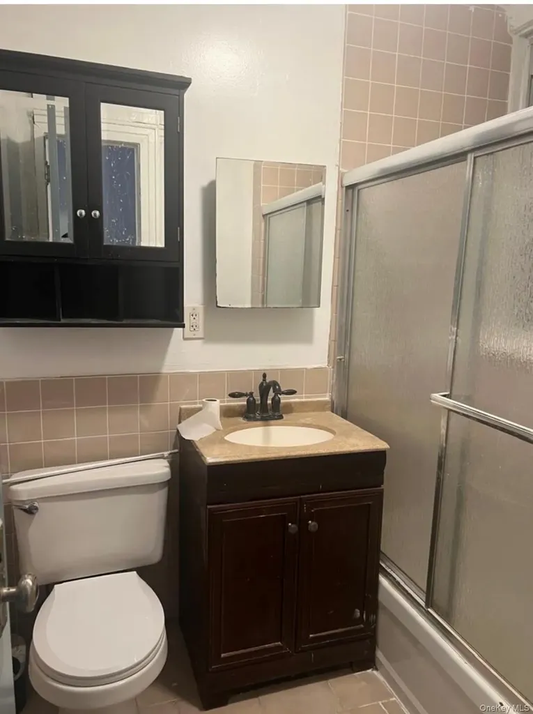854 E 229th Street Bronx NY 10466