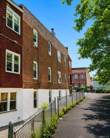854 E 229th Street Bronx NY 10466