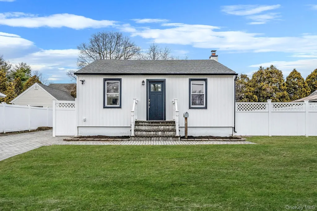 24 Forest Avenue West Babylon NY 11704