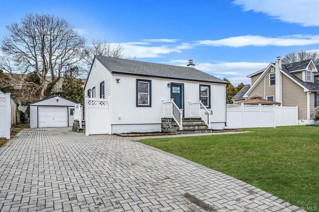 24 Forest Avenue West Babylon NY 11704