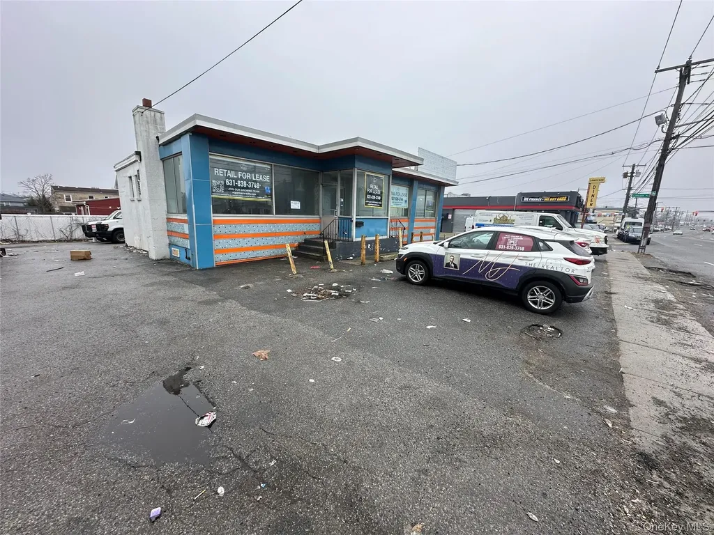 267 Burnside Avenue Lawrence NY 11559