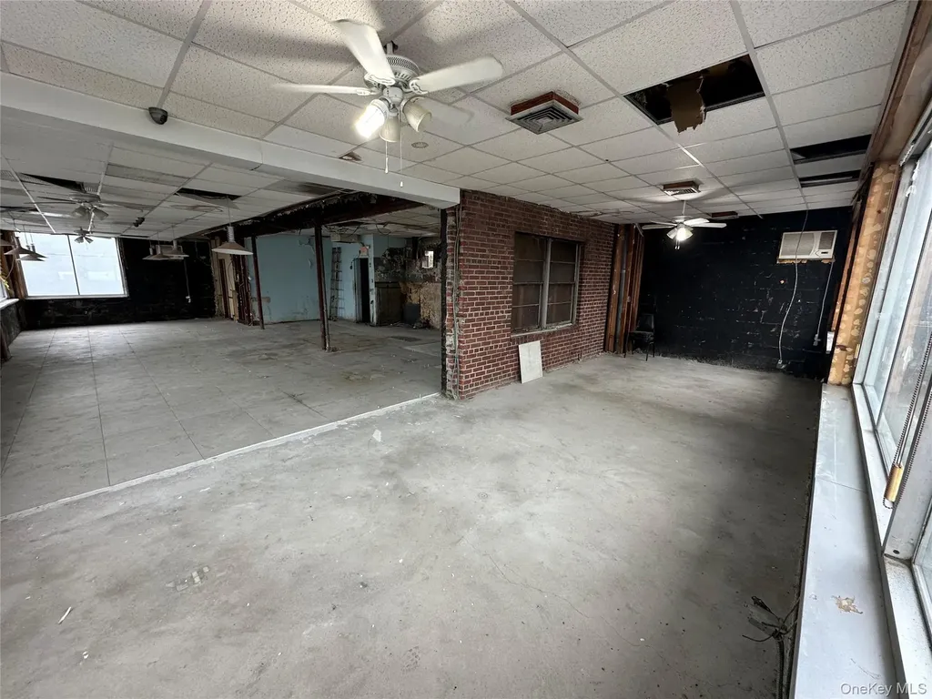 267 Burnside Avenue Lawrence NY 11559