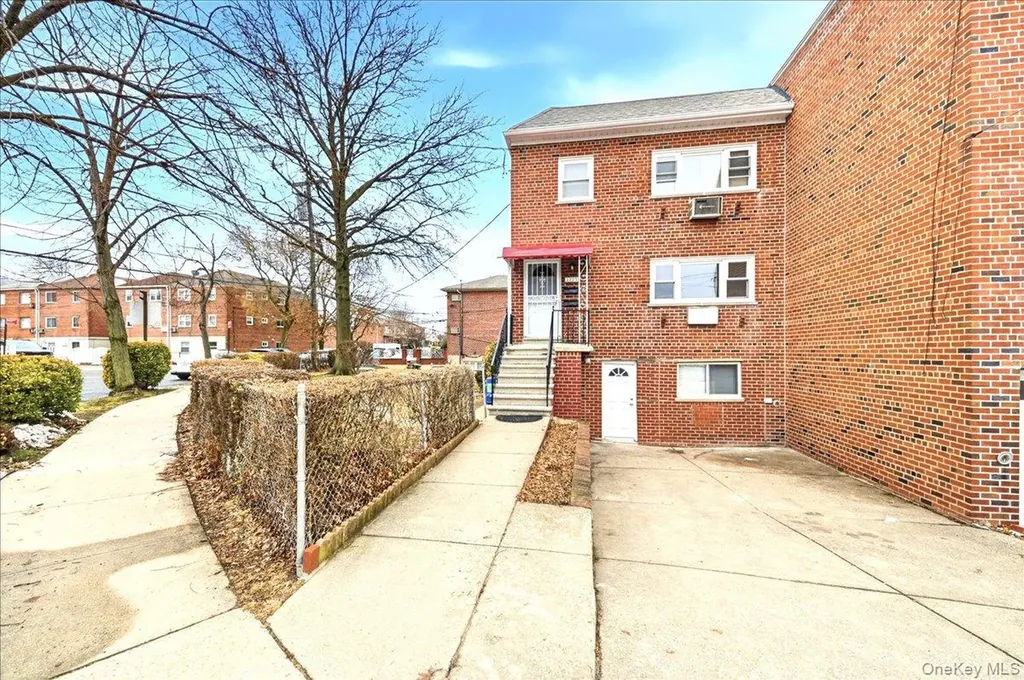 3227 Griswold Avenue Bronx NY 10465