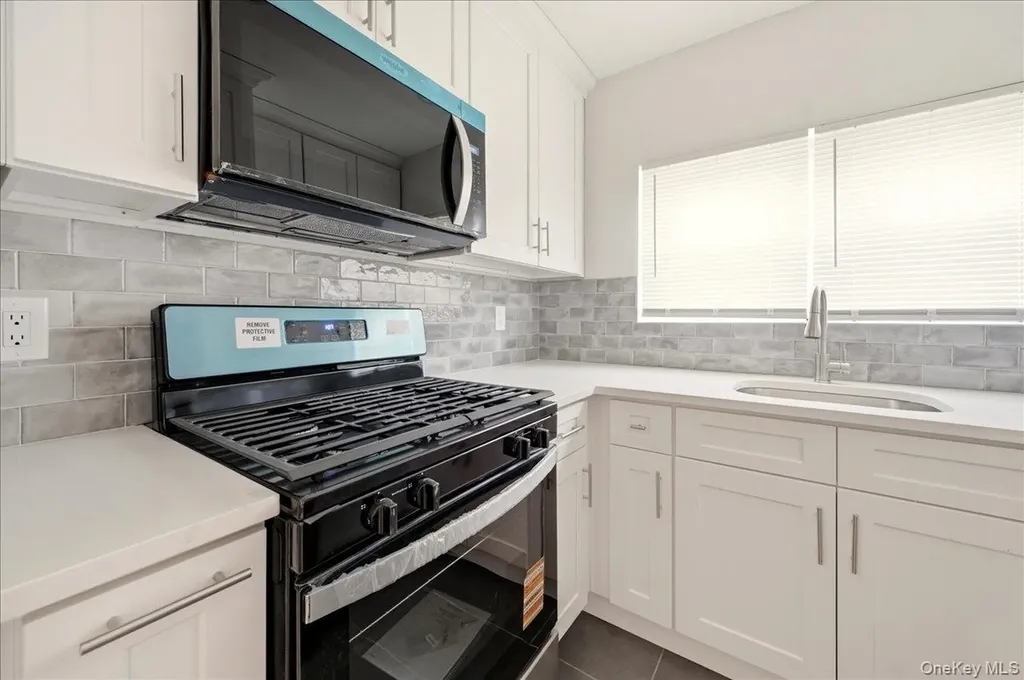 3227 Griswold Avenue Bronx NY 10465
