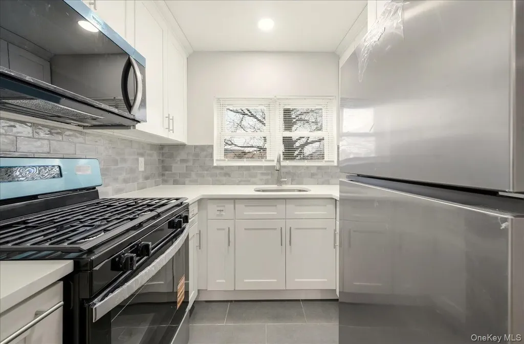 3227 Griswold Avenue Bronx NY 10465