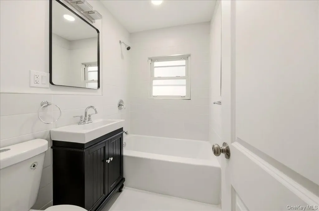 3227 Griswold Avenue Bronx NY 10465