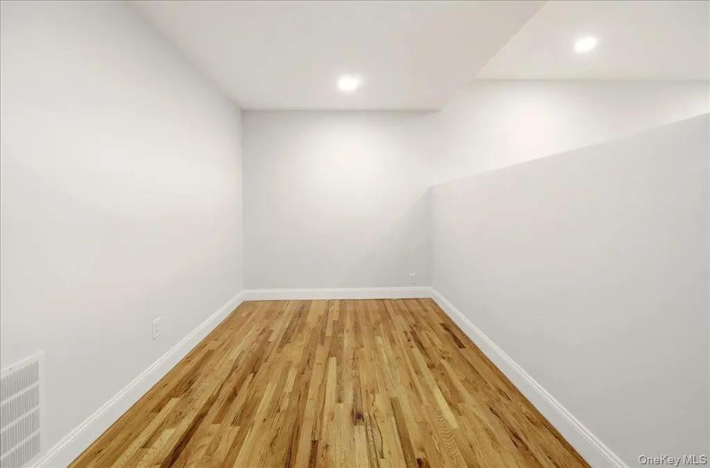 3227 Griswold Avenue Bronx NY 10465