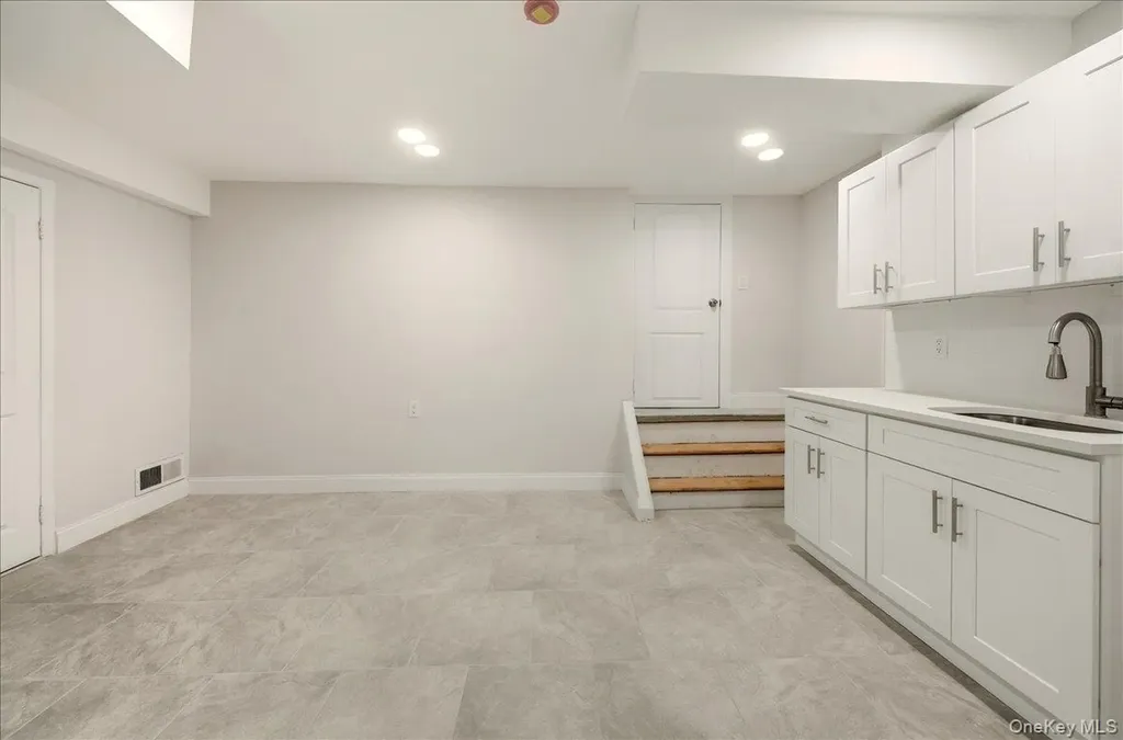 3227 Griswold Avenue Bronx NY 10465