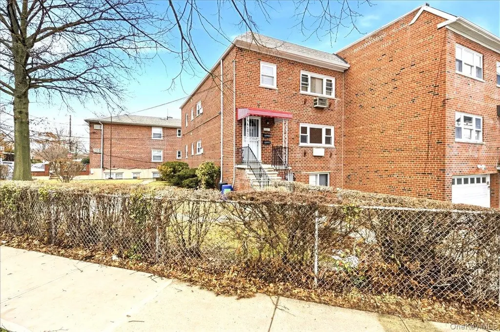 3227 Griswold Avenue Bronx NY 10465