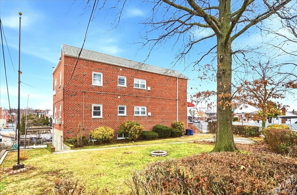 3227 Griswold Avenue Bronx NY 10465