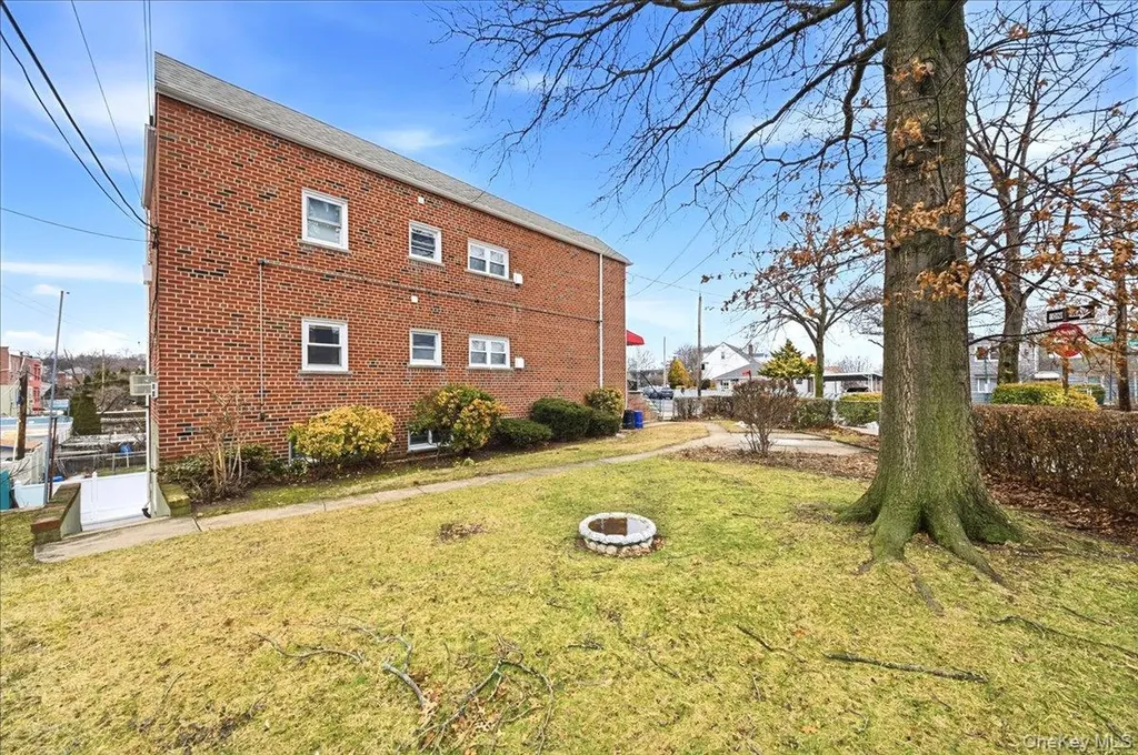 3227 Griswold Avenue Bronx NY 10465