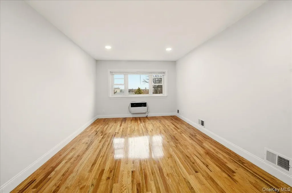 3227 Griswold Avenue Bronx NY 10465