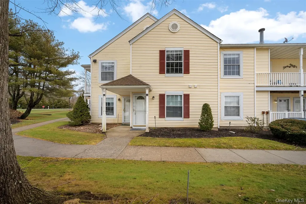 204 Fairview Circle Middle Island NY 11953
