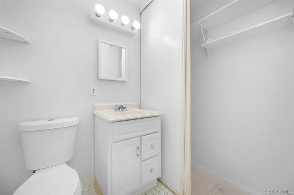 204 Fairview Circle Middle Island NY 11953