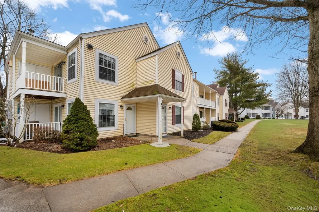 204 Fairview Circle Middle Island NY 11953