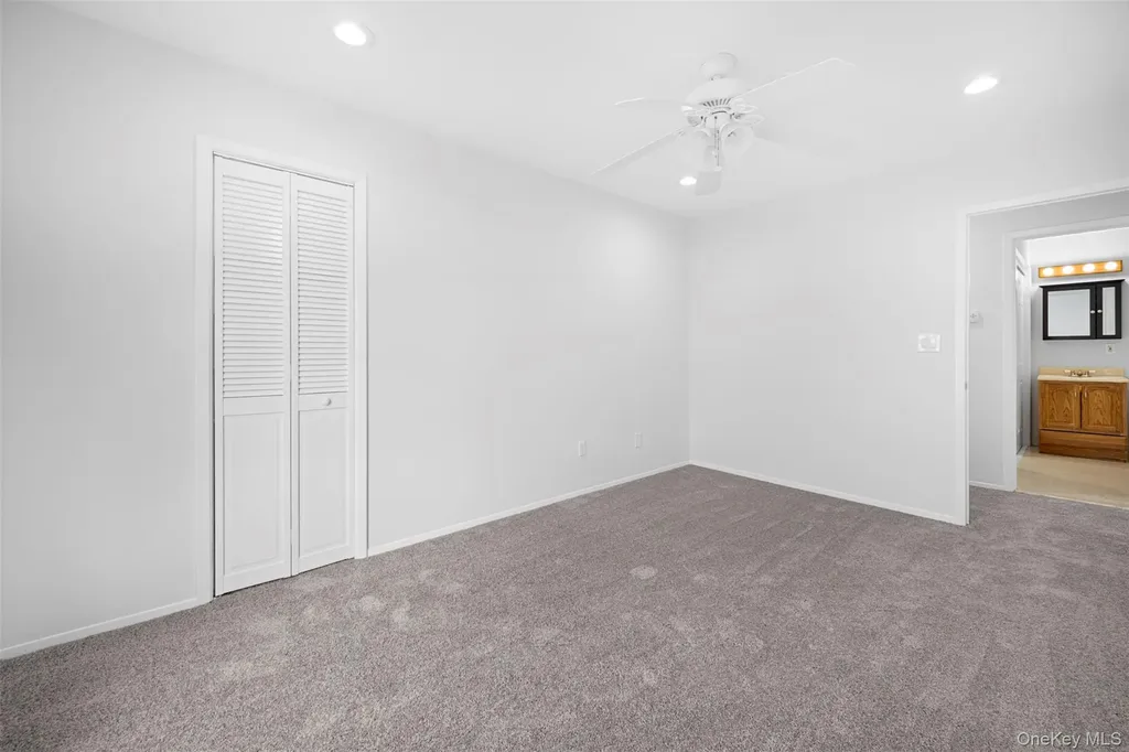 204 Fairview Circle Middle Island NY 11953