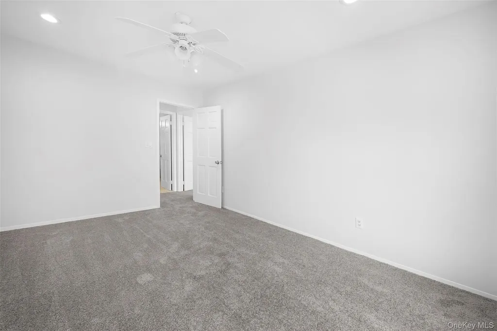 204 Fairview Circle Middle Island NY 11953