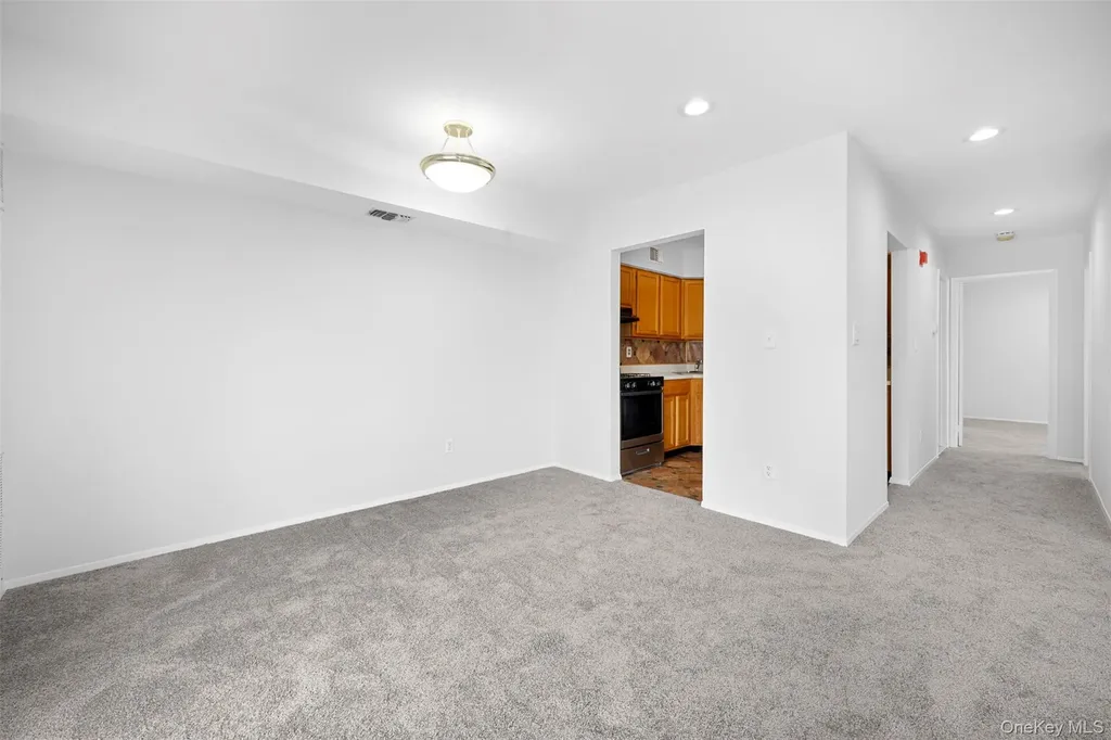 204 Fairview Circle Middle Island NY 11953
