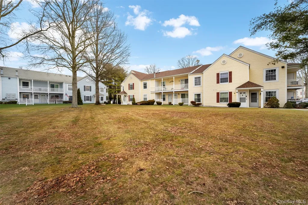 204 Fairview Circle Middle Island NY 11953