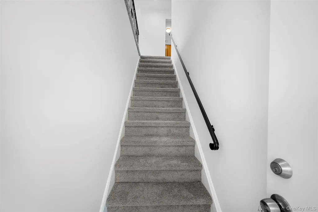 204 Fairview Circle Middle Island NY 11953
