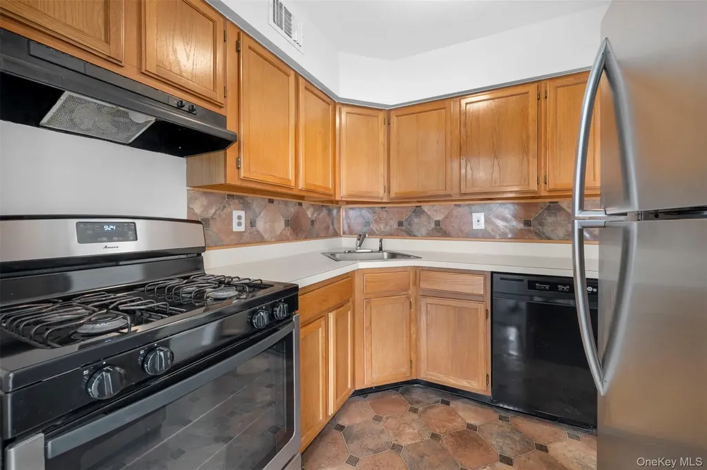 204 Fairview Circle Middle Island NY 11953