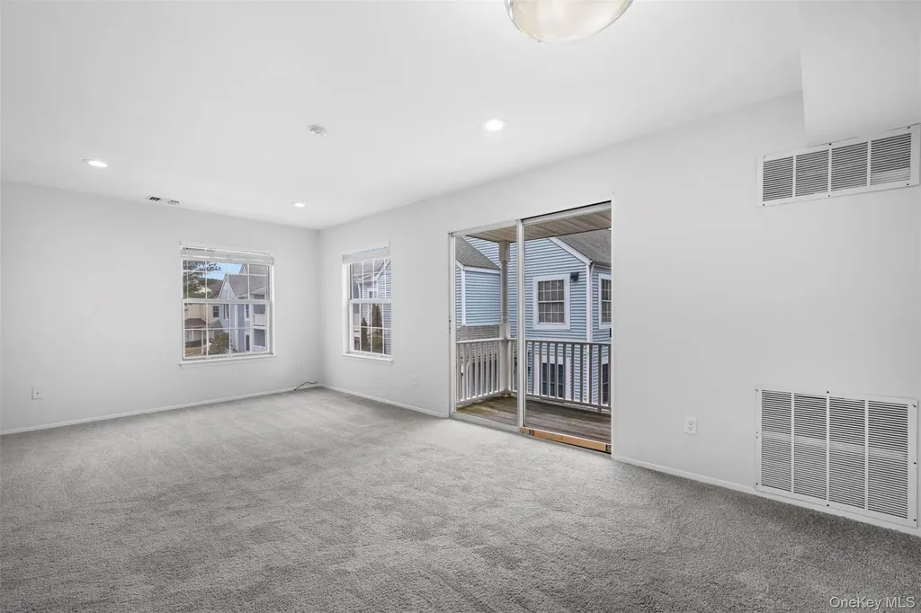 204 Fairview Circle Middle Island NY 11953