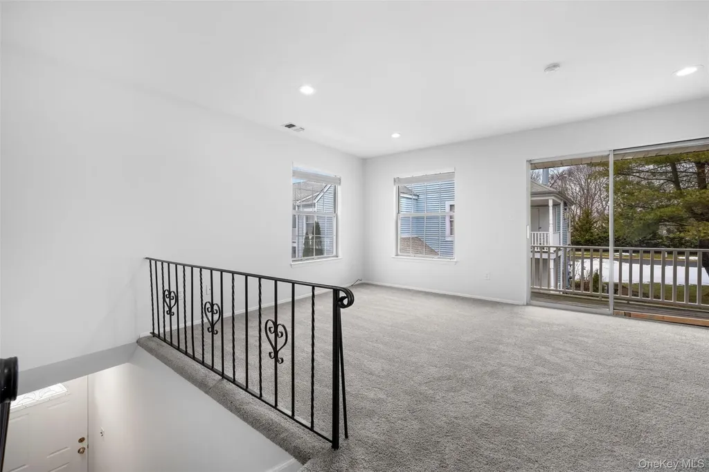 204 Fairview Circle Middle Island NY 11953
