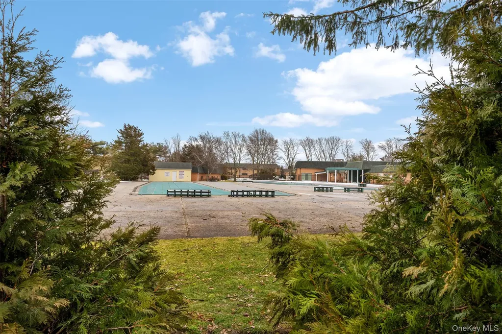 204 Fairview Circle Middle Island NY 11953