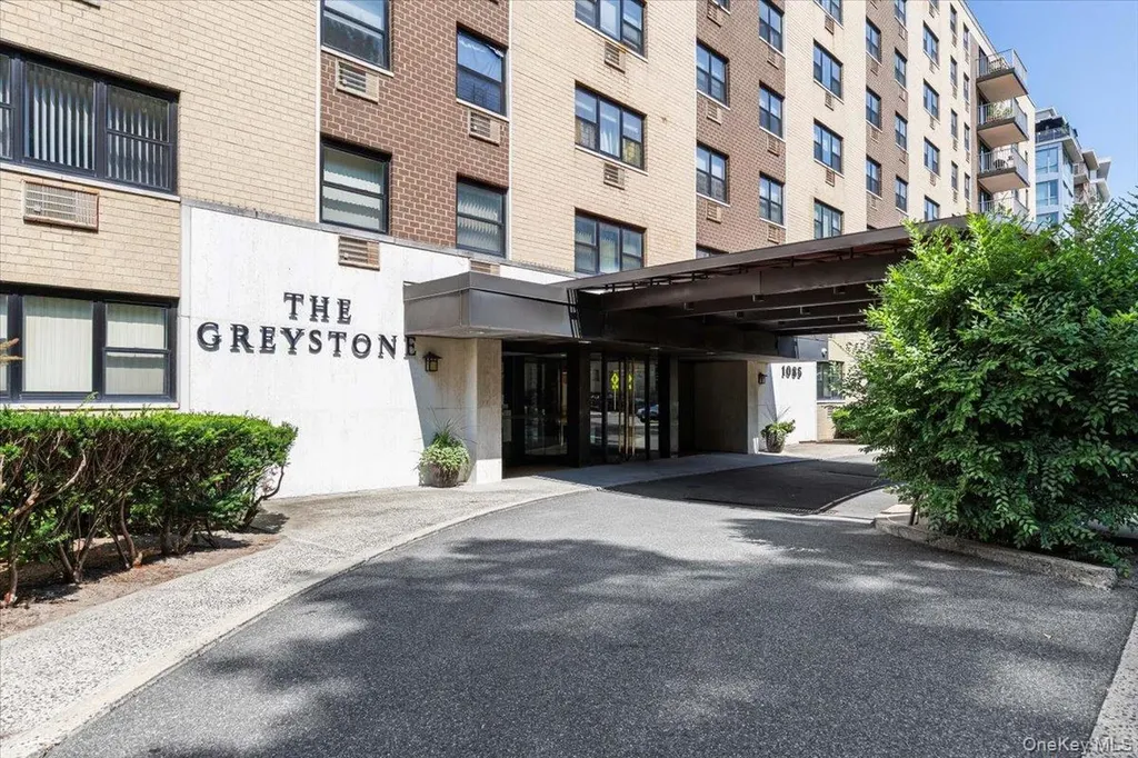 1085 Warburton Avenue Yonkers NY 10701