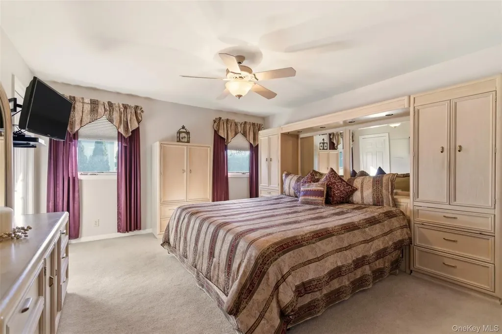 15 Leeward Lane Commack NY 11725