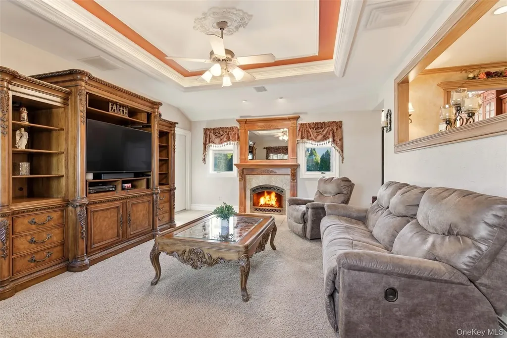 15 Leeward Lane Commack NY 11725