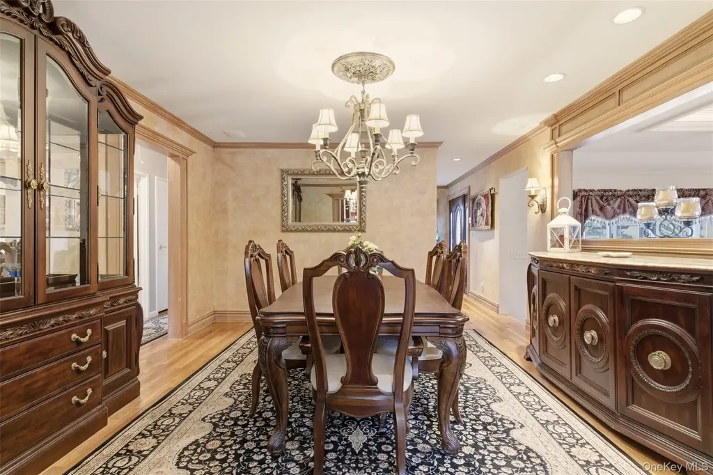 15 Leeward Lane Commack NY 11725
